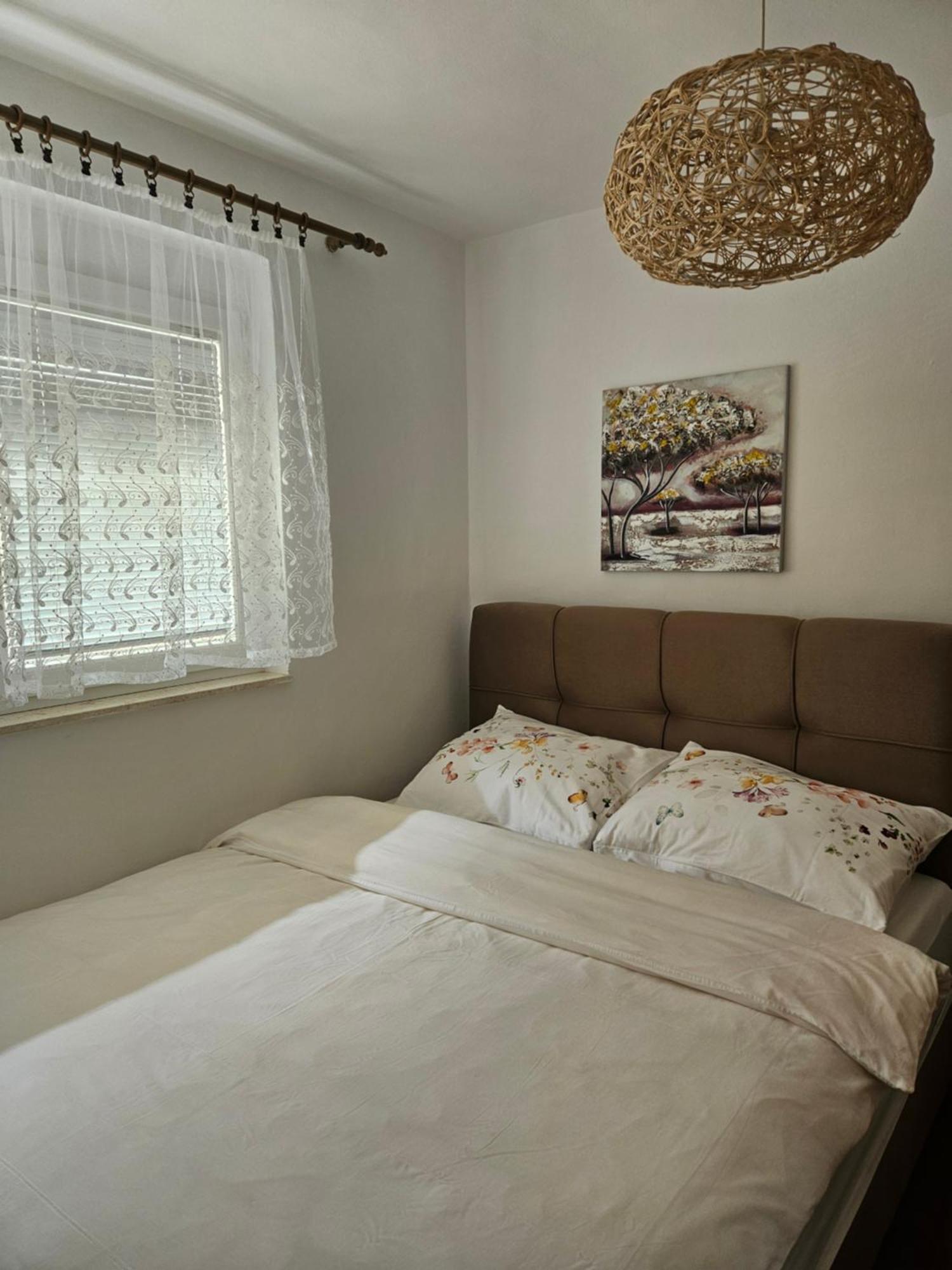 Apartman Noa Knin Exteriér fotografie